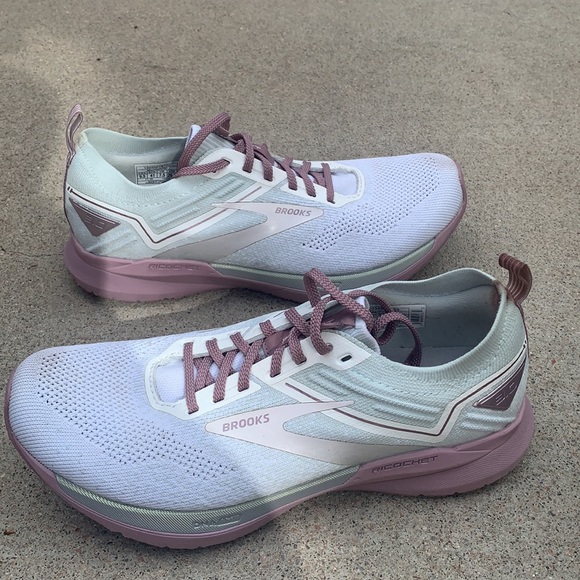 Brooks Ricochet Running Shoes - Picture 5 of 5